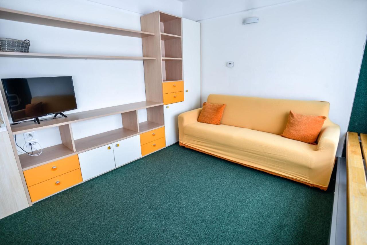 Res.Albare/Solaria Apt.Solandra Mezzana  Kültér fotó