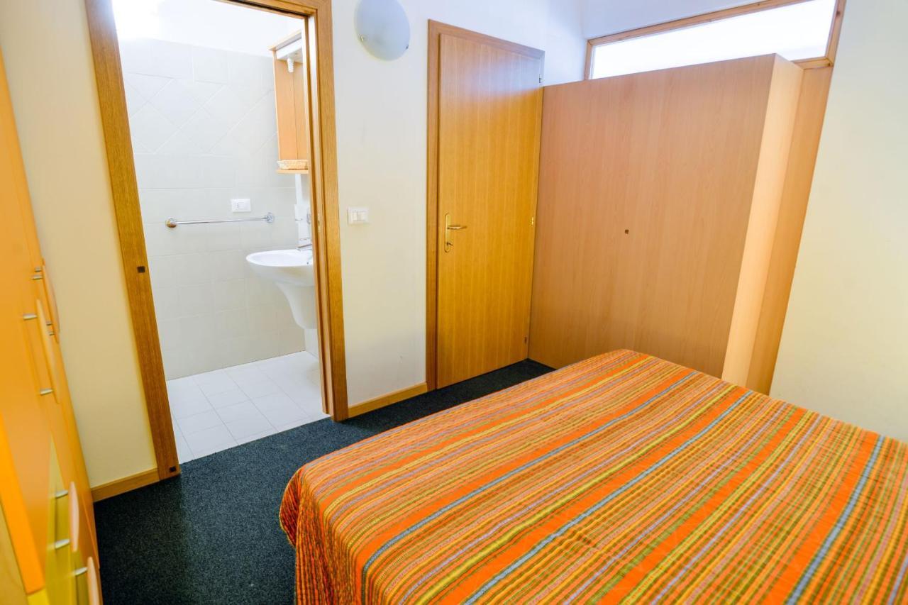 Res.Albare/Solaria Apt.Solandra Mezzana  Kültér fotó