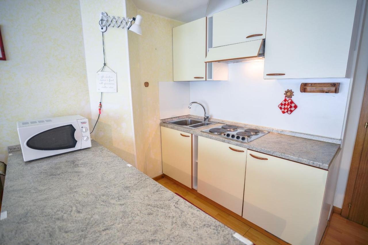 Res.Albare/Solaria Apt.Solandra Mezzana  Kültér fotó