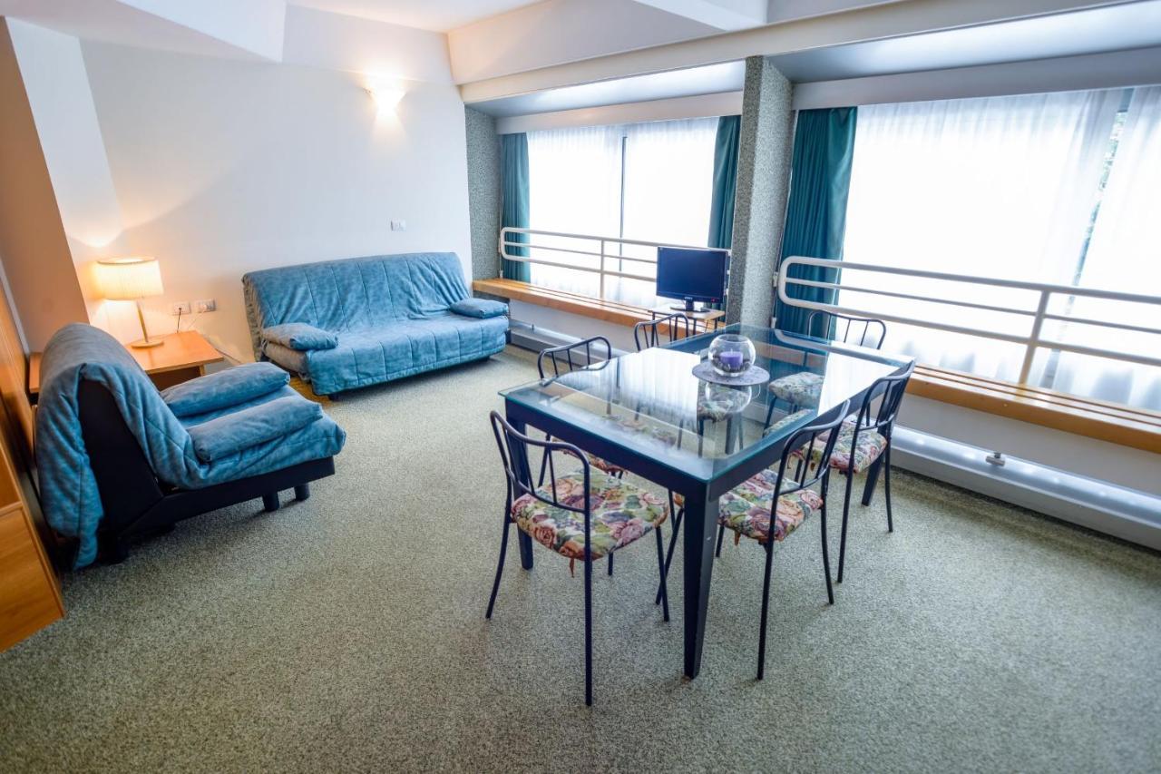 Res.Albare/Solaria Apt.Solandra Mezzana  Kültér fotó