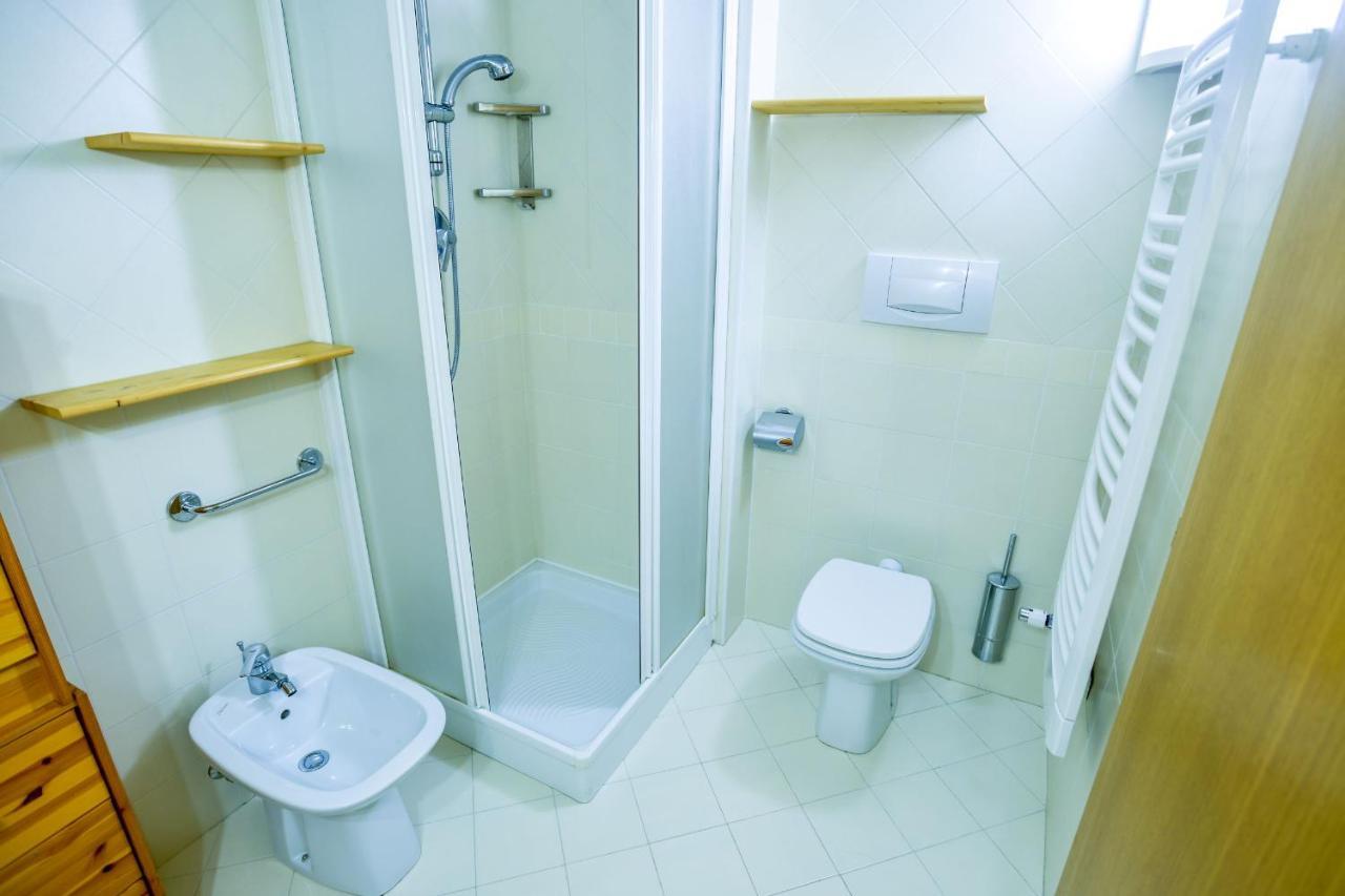 Res.Albare/Solaria Apt.Solandra Mezzana  Kültér fotó