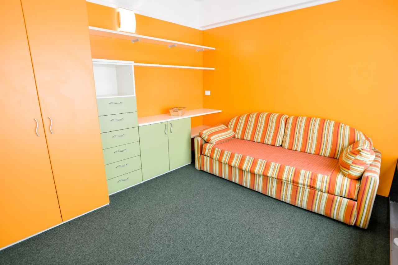 Res.Albare/Solaria Apt.Solandra Mezzana  Kültér fotó